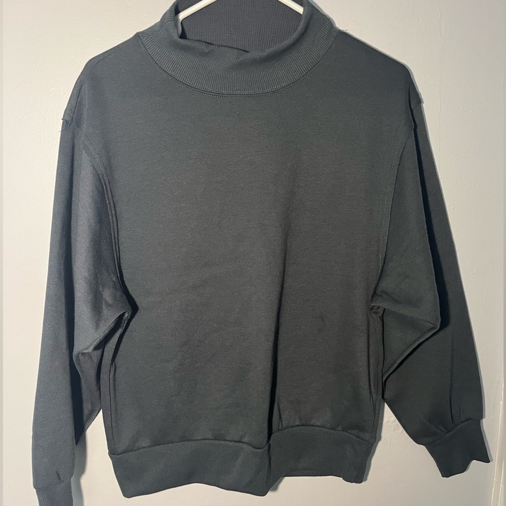 Turtle-neck long sleeve